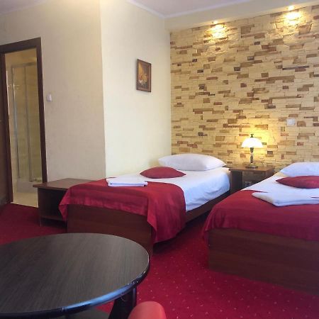 Hotel Sekwana تشينستوخوفا المظهر الخارجي الصورة